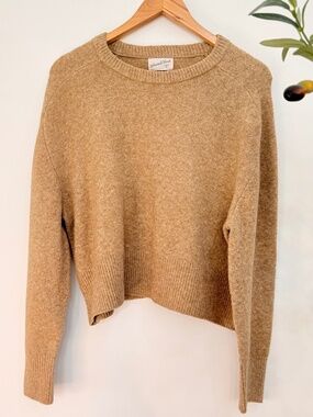 Universal Thread Cropped Sweater Medium Tan Crewneck Soft Knit Cozy Neutral